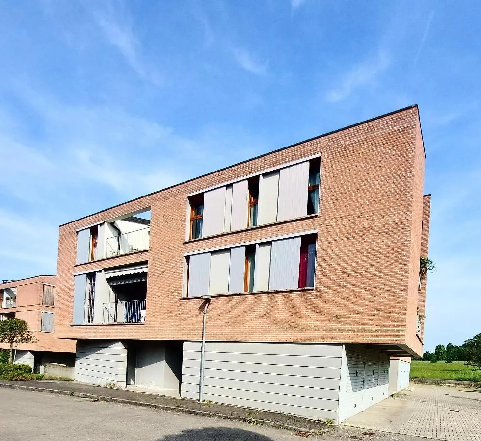 Les Maisons Des Fleurs Reggio Emilia Apartment