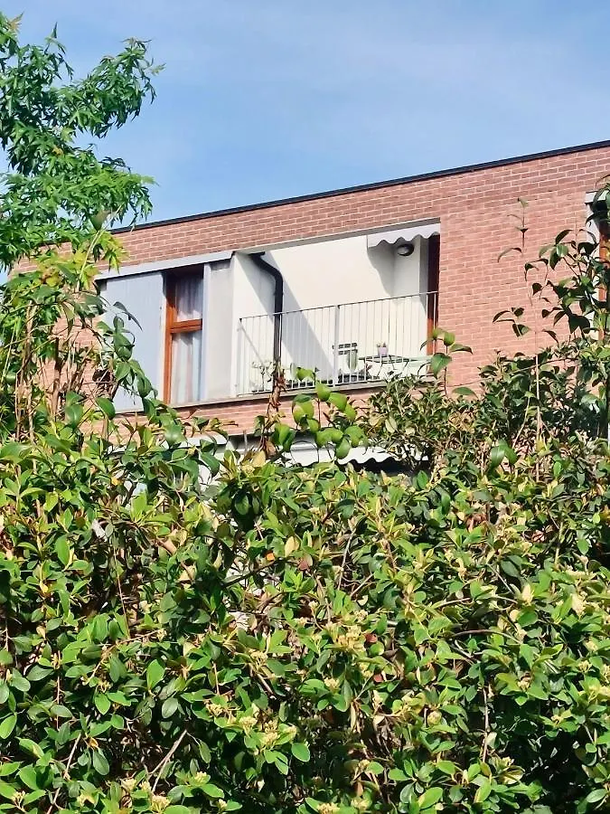 Apartment Les Maisons Des Fleurs Reggio Emilia