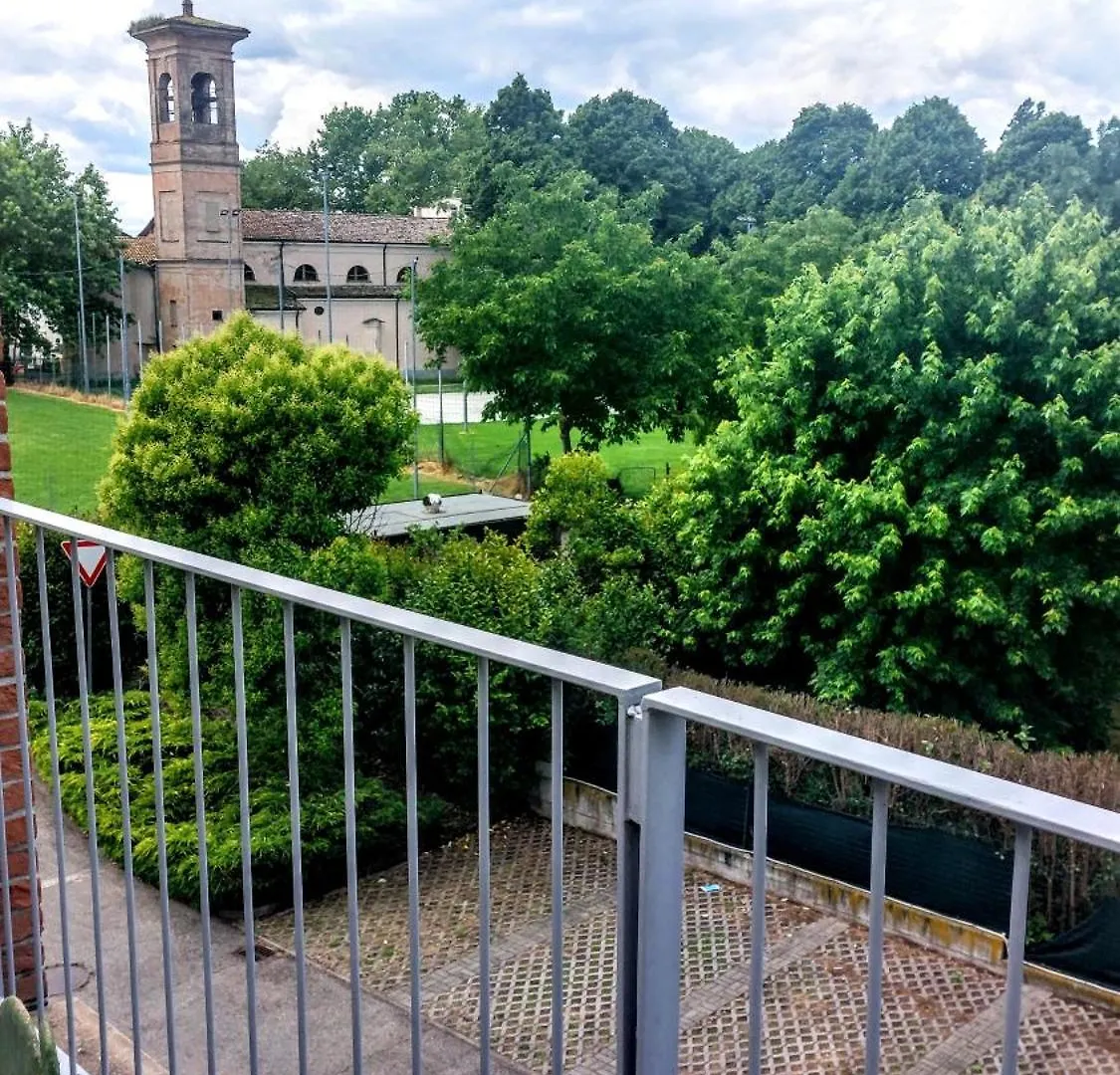 Les Maisons Des Fleurs Reggio Emilia Apartment